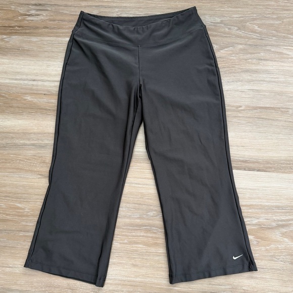 Nike Pants - Nike Women's Size S Athletic Capri Pants